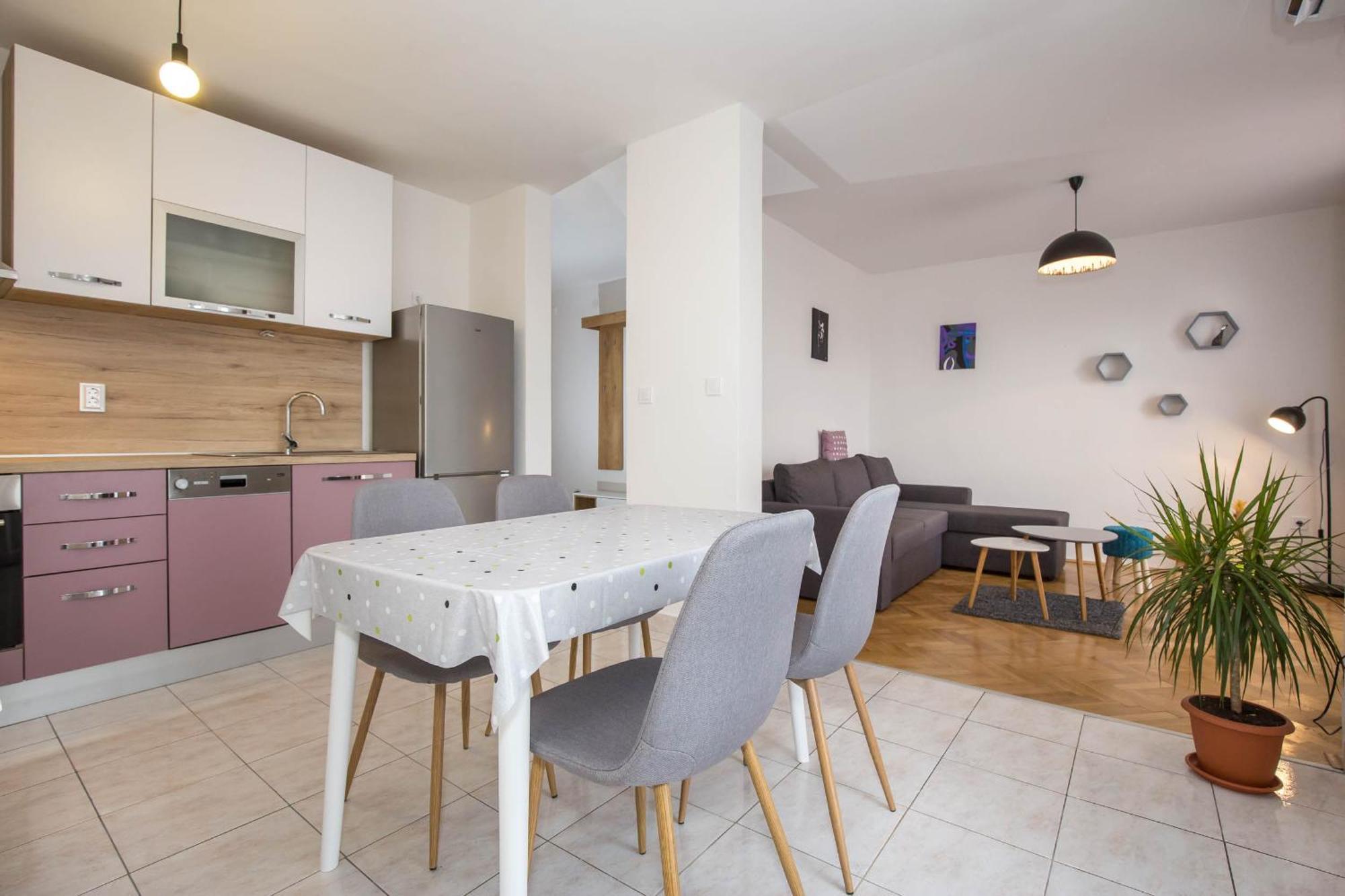 Apartman Sesna Bol Luaran gambar